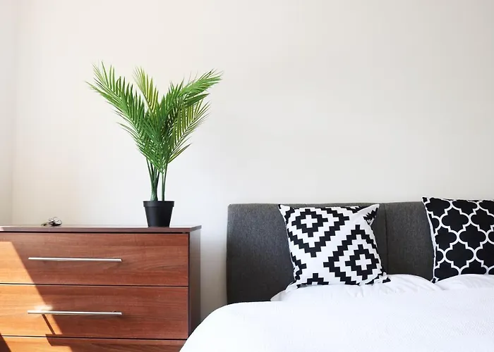 Flat In London- Modern 2 Bedroom Apartment Harrow Near Wembley