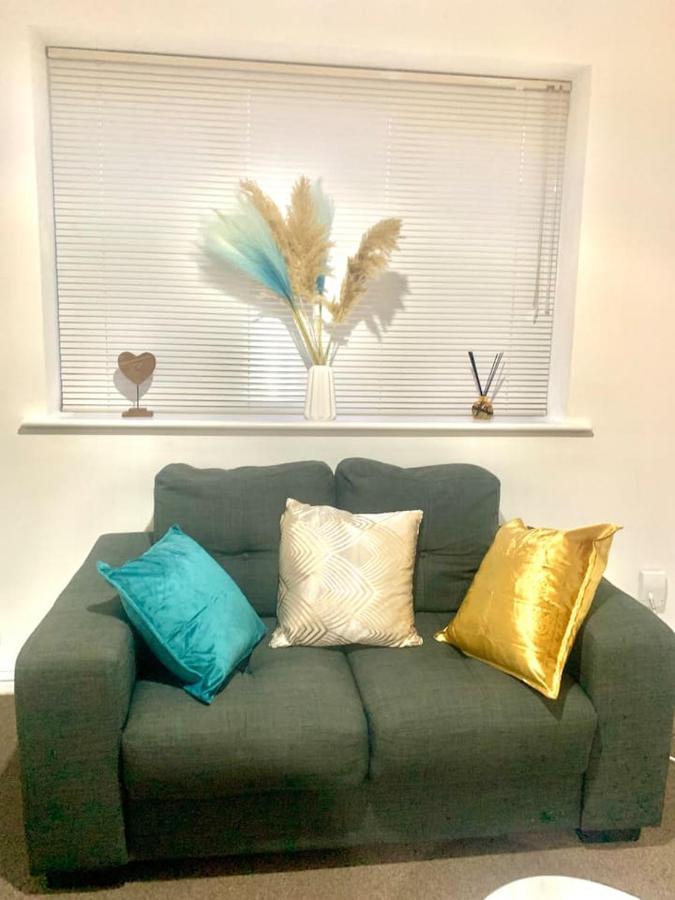 Apartment Flat In London- Modern 2 Bedroom Near Wembley