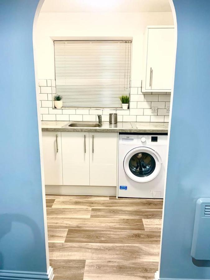 Flat In London- Modern 2 Bedroom Near Wembley *