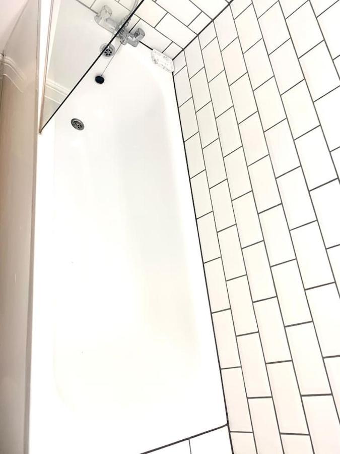 Flat In London- Modern 2 Bedroom Near Wembley Apartment Harrow