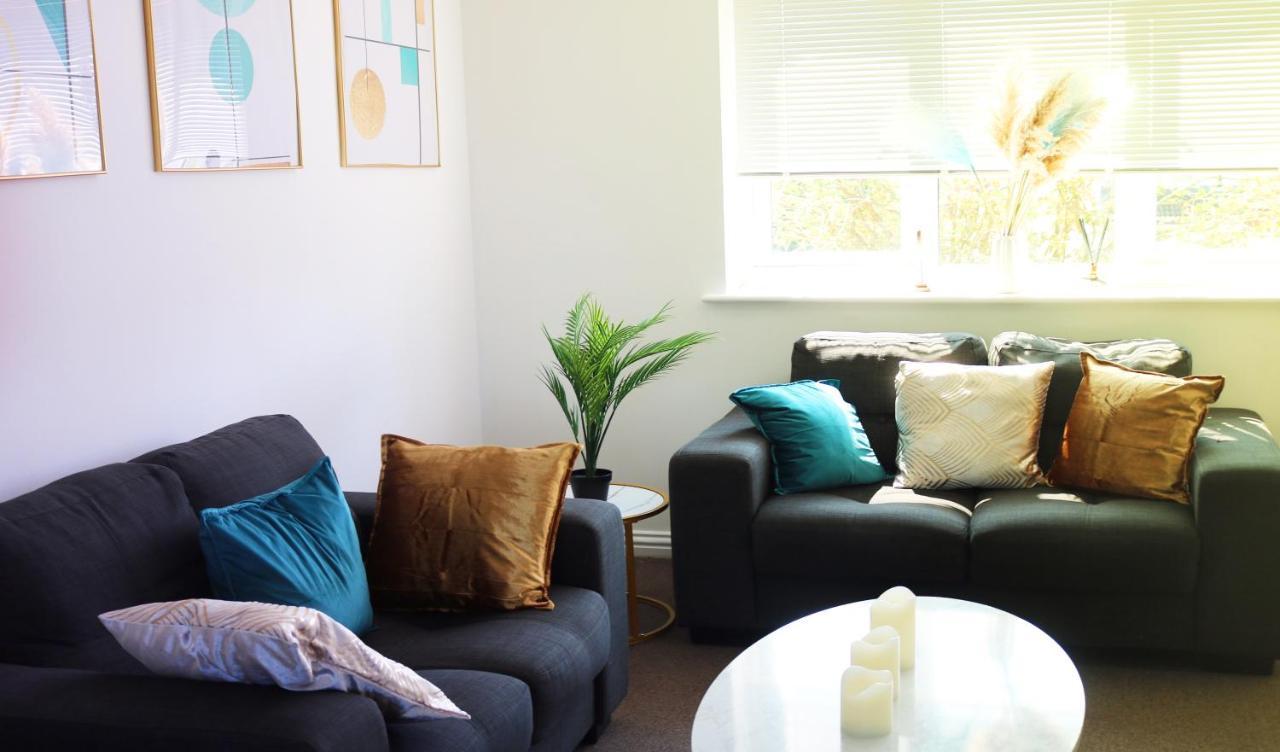 Flat In London- Modern 2 Bedroom Near Wembley Апартаменты *